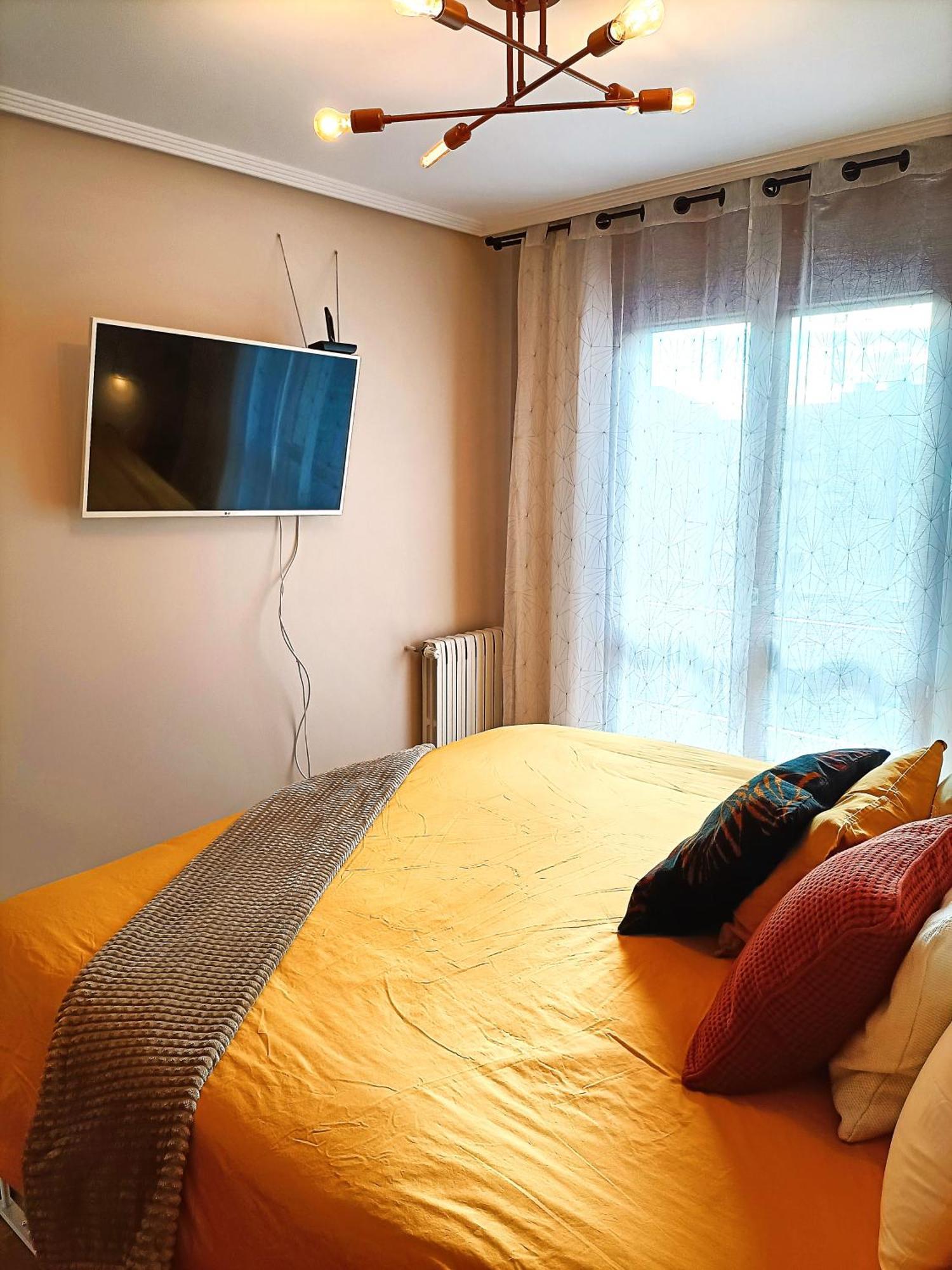 La Eria Ii, Muy Luminoso,wifi, Garaje,15 A Pie Al Centro Apartamento